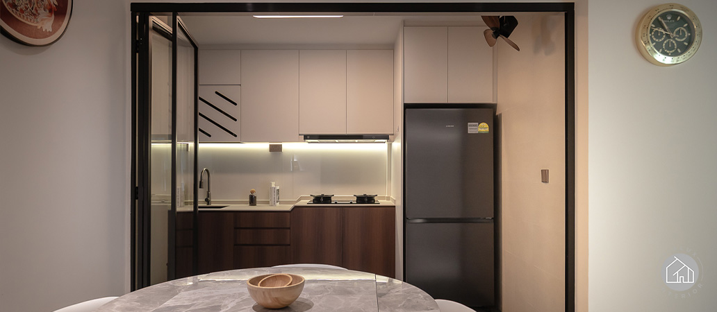 Jialux Interior durable kitchen cabinetry with heat-resistant finishes.
